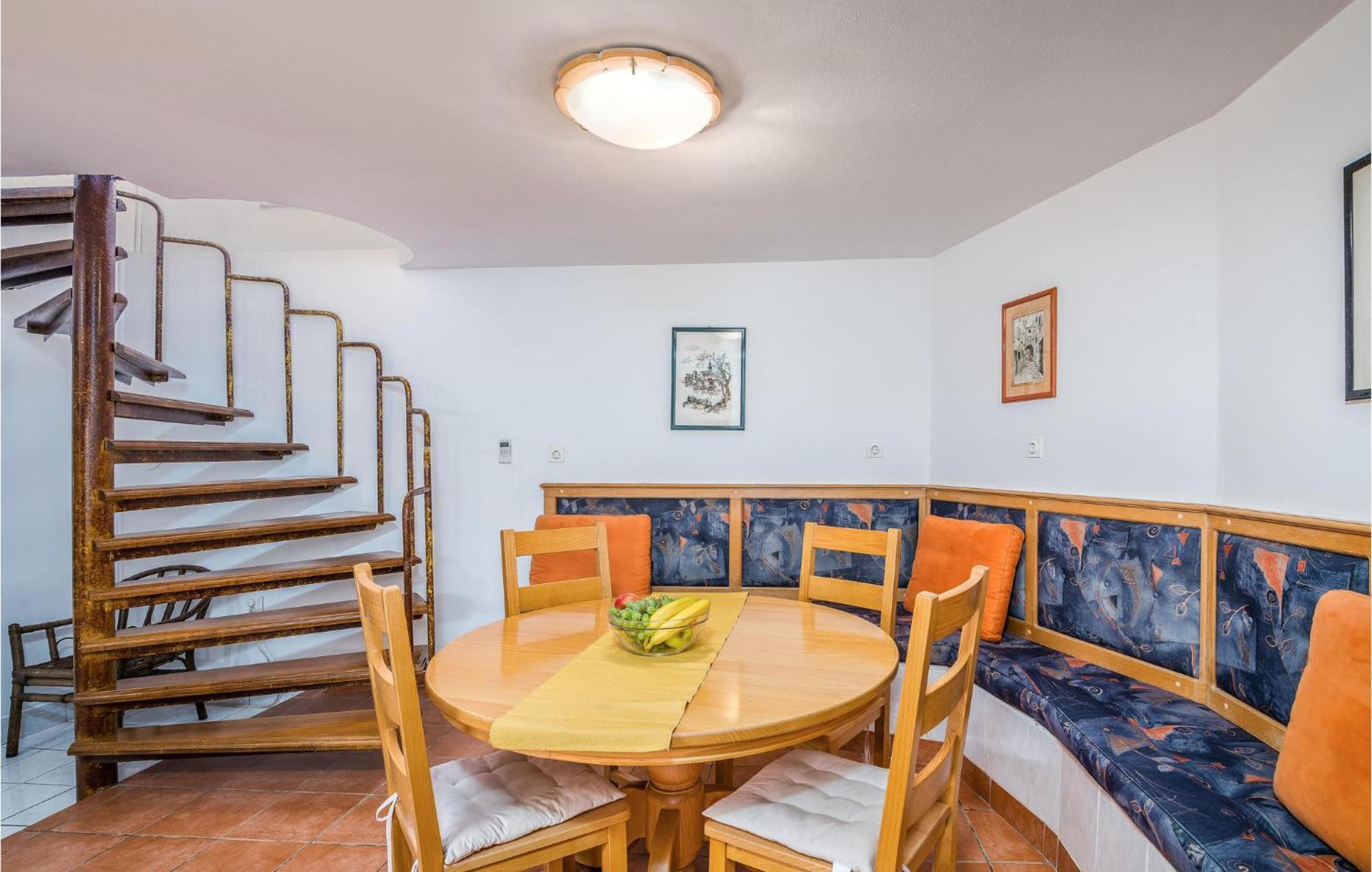 Amazing Home In Malinska Dubasnica With Wifi מראה חיצוני תמונה