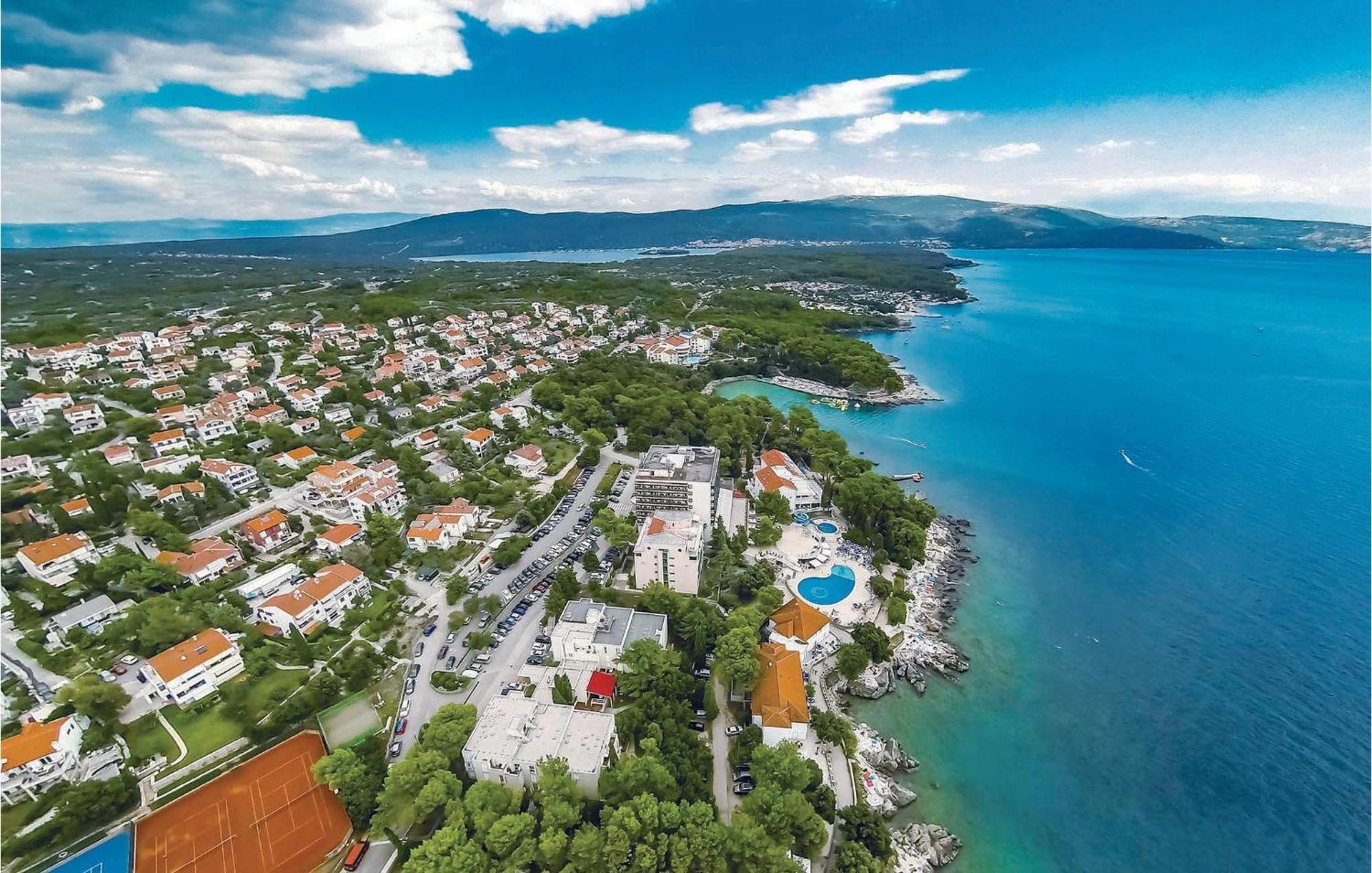 Amazing Home In Malinska Dubasnica With Wifi מראה חיצוני תמונה