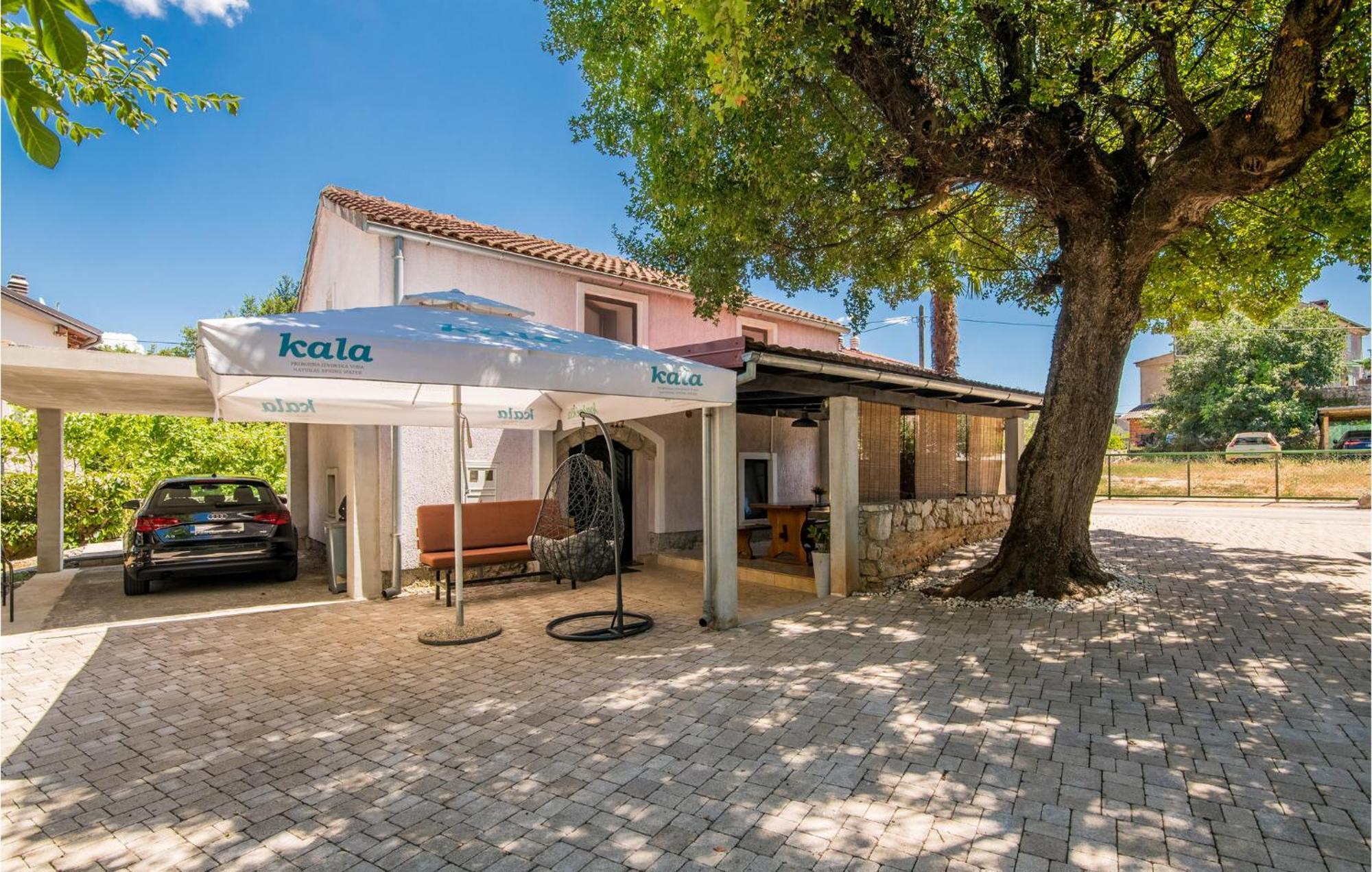 Amazing Home In Malinska Dubasnica With Wifi מראה חיצוני תמונה